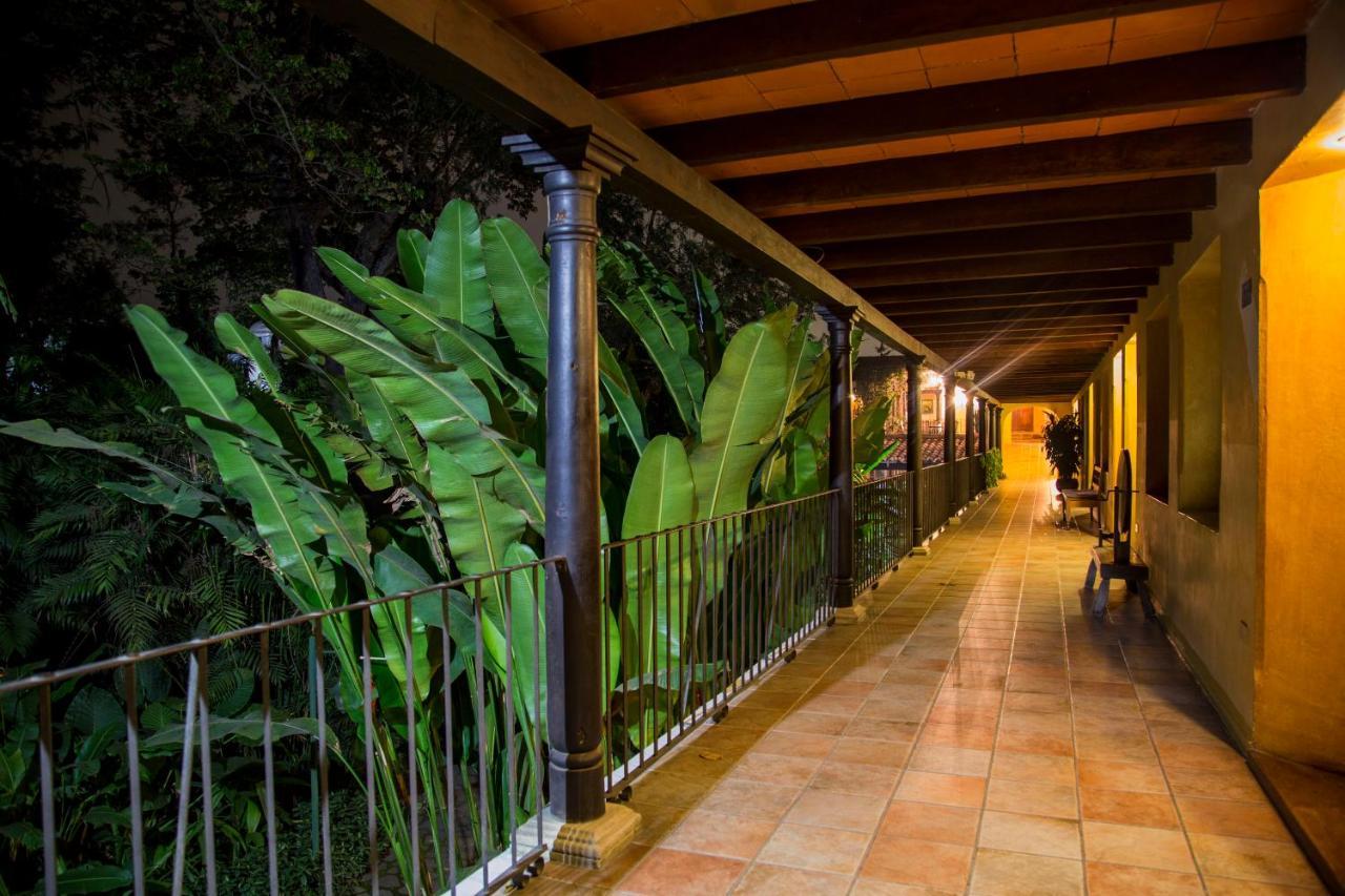 Hotel Las Farolas Антигуа-Гватемала Экстерьер фото
